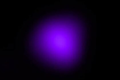 Chandra Spots Distant Baby Planet Losing Its Atmosphere Under Intense X-ray Assault