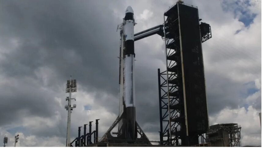 SpaceX, NASA Delay Crew-11 Launch Due to Thick Clouds over Kennedy Space Center