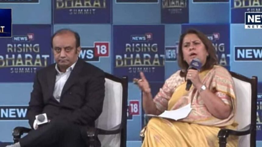 AAP national convenor Arvind Kejriwal addressing a press conference. (AAP)