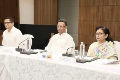 A black plume of smoke rises from a warehouse in the industrial area of Sharjah City following reports of Iranian strikes in Dubai. (Photo: AP/File)