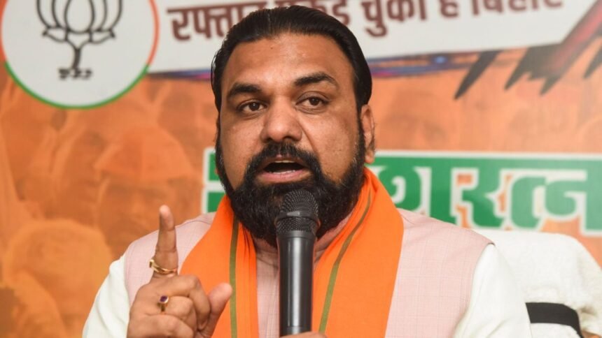 Chennai Super Kings' Khaleel Ahmed, second right, celebrates with teammates the wicket of Kolkata Knight Riders' Sunil Narine during the Indian Premier League cricket match between Chennai Super Kings and Kolkata Knight Riders in Chennai, India, Tuesday, April 14, 2026. (AP Photo)