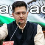Ravindra Jadeja celebrates with teammates the wicket of Lucknow Super Giants' Nicholas Pooran (Picture credit: AP)
