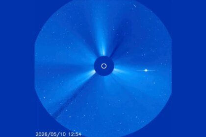 Sun Erupts with Powerful Solar Flare, Sending Plasma Toward Earth