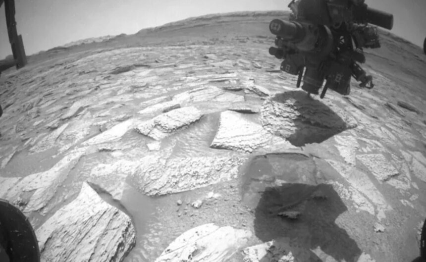 NASA’s Curiosity Rover Stalled on Mars for Six Days by Stuck Rock