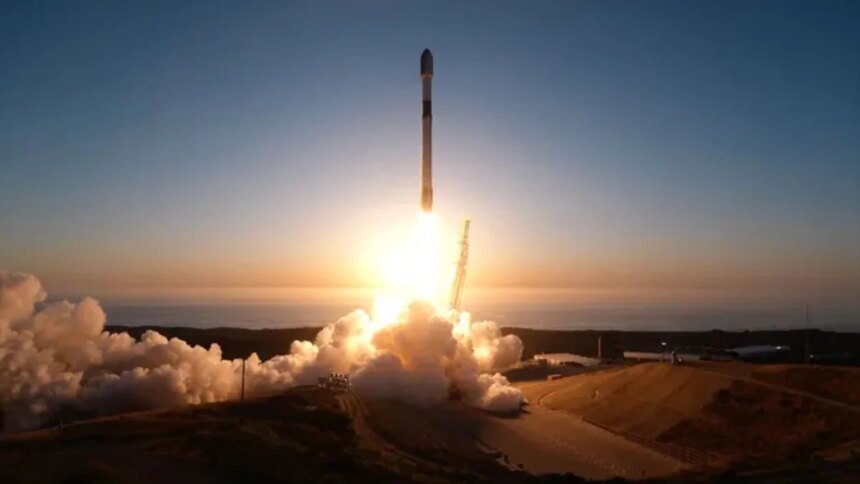 SpaceX Launches 24 More Starlink Satellites, Nears 10,500 in Orbit