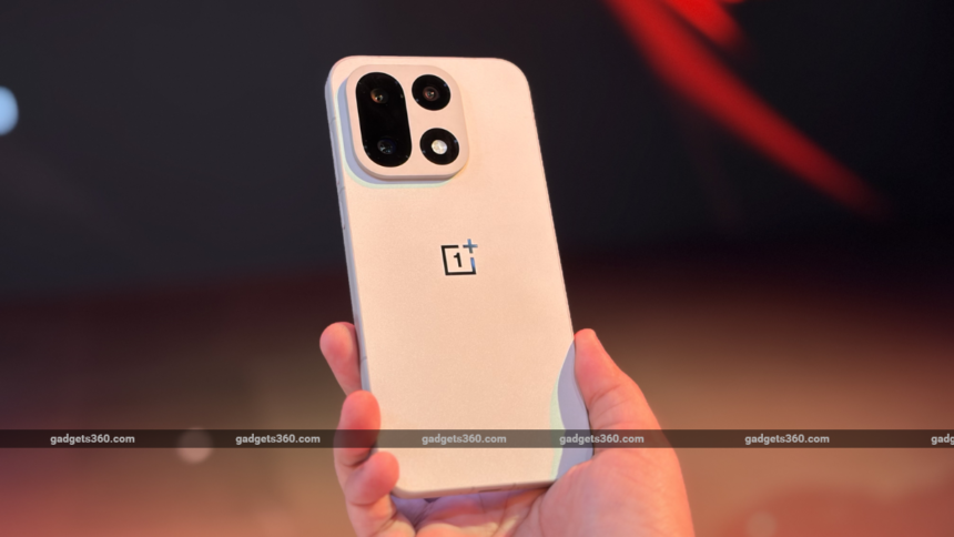 OnePlus, Nothing and More Smartphone Makers Reportedly Raise Prices of Their Mid-Range, Flagship Handsets as RAM Shortage Rages On