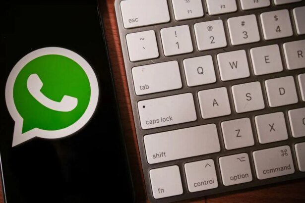 WhatsApp Could Soon Begin Testing Redesigned Liquid Glass UI for Chats on iOS: Report