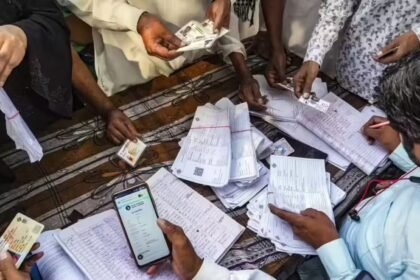 दिल्ली में एसआईआर के तहत 75 लाख से अधिक मतदाता सत्यापन प्रपत्रों का डिजिटलीकरण।