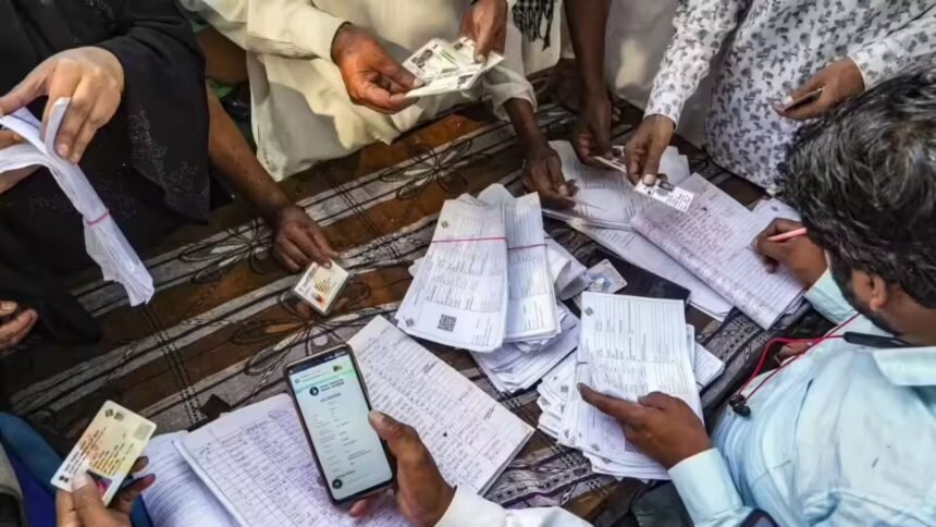 दिल्ली में एसआईआर के तहत 75 लाख से अधिक मतदाता सत्यापन प्रपत्रों का डिजिटलीकरण।