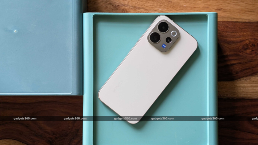 Best Camera Phones Under Rs 75,000 in India: Reno 16, Samsung Galaxy S25, Motorola Edge 70 Max, and More
