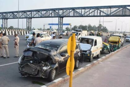delhi road accident